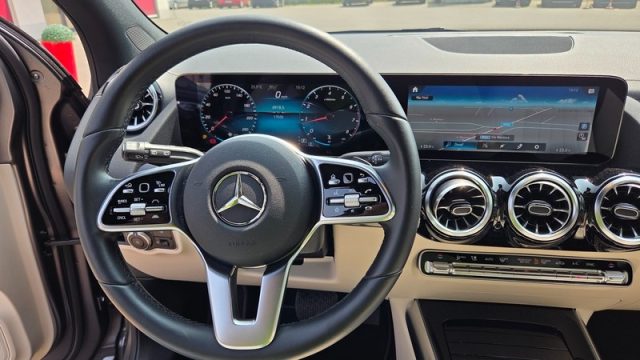 MERCEDES-BENZ GLA 250 usata, con Sedili sportivi