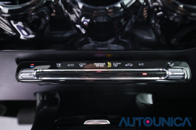 MERCEDES-BENZ A 180 usata, con Autoradio digitale