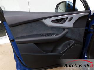 AUDI Q7 usata, con Sensori di parcheggio anteriori