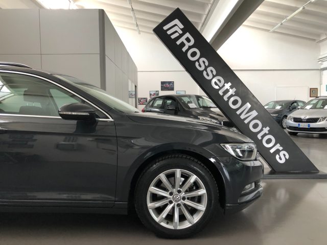 VOLKSWAGEN Passat Variant usata, con Volante multifunzione
