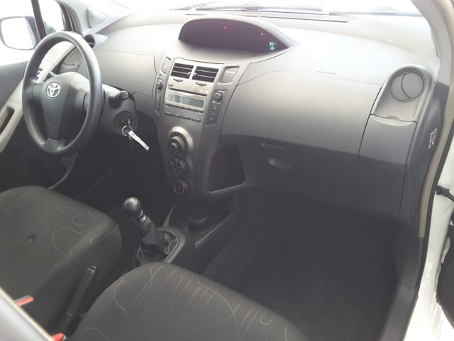 TOYOTA Yaris usata, con ESP