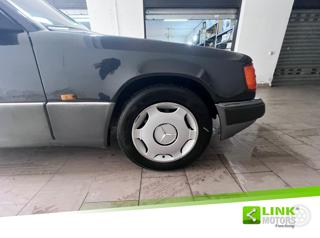 MERCEDES-BENZ E 200 usata 12