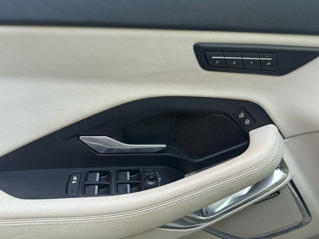 JAGUAR E-Pace usata, con Sensore di luce