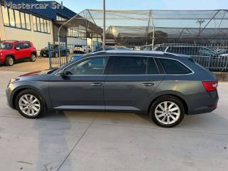 SKODA Superb usata, con Controllo trazione