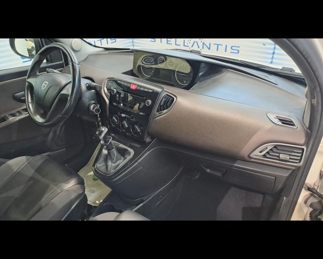 LANCIA Ypsilon usata, con Isofix