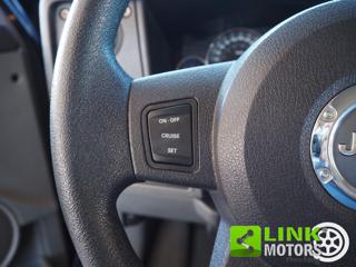 JEEP Commander usata 36