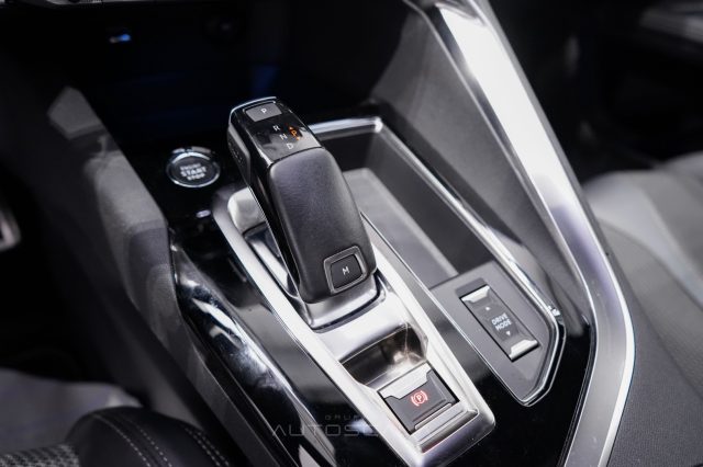 PEUGEOT 5008 usata, con Luci diurne LED