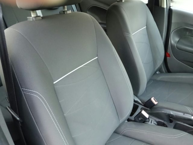 FORD Fiesta usata, con USB