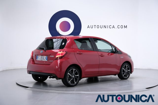 TOYOTA Yaris usata, con USB