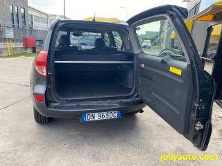 TOYOTA RAV 4 usata, con Autoradio