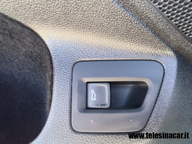 VOLKSWAGEN Passat Variant usata, con Bracciolo