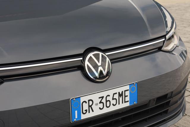 VOLKSWAGEN Golf usata, con Riscaldamento ausiliario