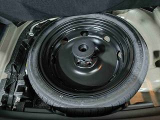 SKODA Karoq usata, con Sedile posteriore sdoppiato