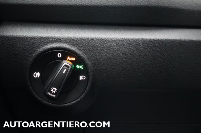 VOLKSWAGEN T-Roc usata, con Volante multifunzione
