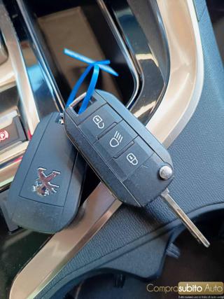 PEUGEOT 5008 usata, con Specchietti laterali elettrici