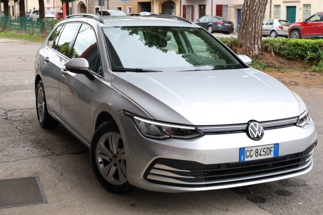 VOLKSWAGEN Golf Variant usata, con Fari Xenon