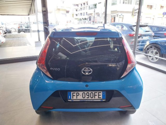TOYOTA Aygo usata, con Autoradio