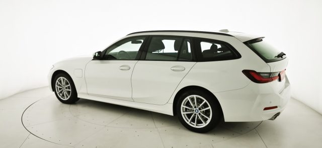 BMW 320 usata, con Leve al volante