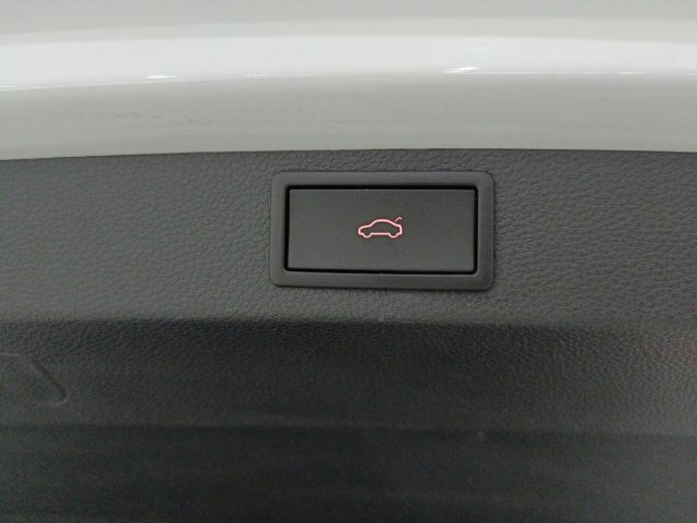 SKODA Karoq usata, con Telecamera per parcheggio assistito