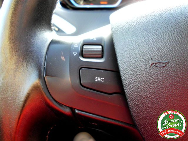 PEUGEOT 2008 usata, con Fari LED