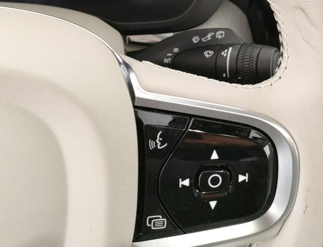 VOLVO XC60 usata, con Sistema di navigazione