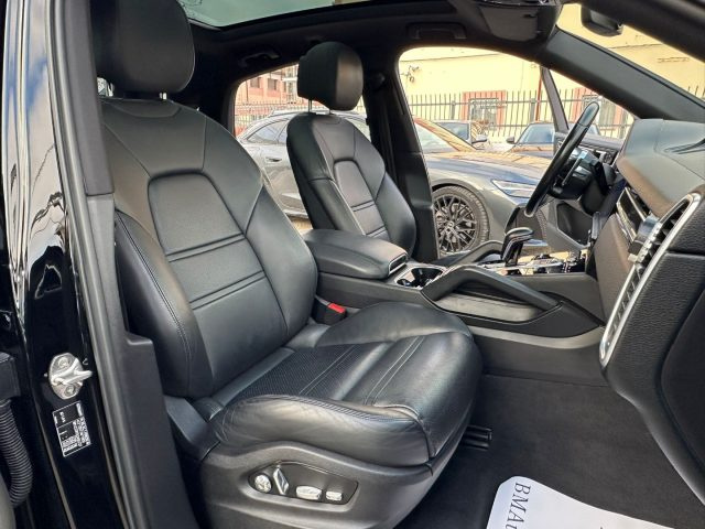 PORSCHE Cayenne usata, con Autoradio