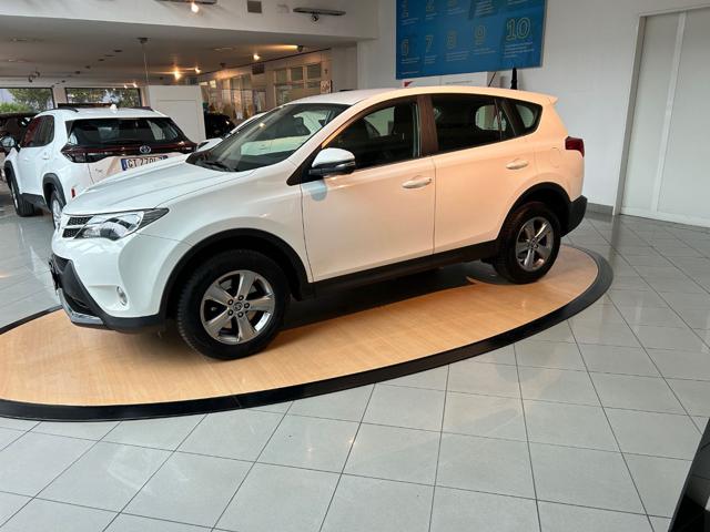 TOYOTA RAV 4 usata, con Airbag