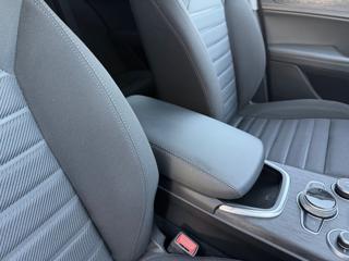 ALFA ROMEO Stelvio usata, con Sedile posteriore sdoppiato