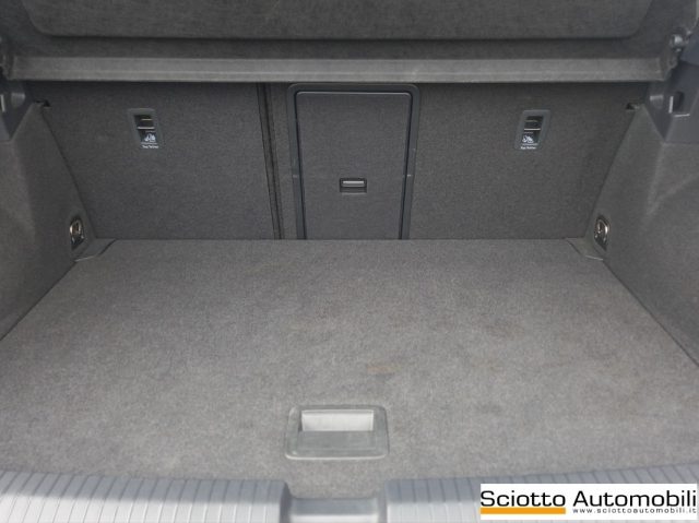 VOLKSWAGEN T-Roc usata, con Autoradio digitale