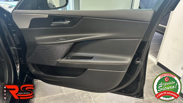 JAGUAR XE usata, con Fendinebbia