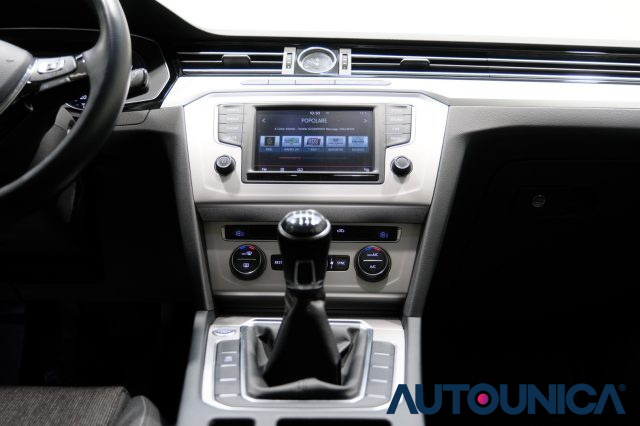 VOLKSWAGEN Passat Variant usata 42