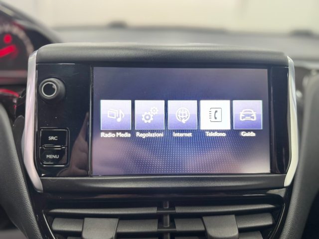 PEUGEOT 208 usata, con Touch screen