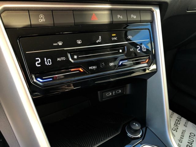 VOLKSWAGEN T-Roc usata, con Autoradio digitale