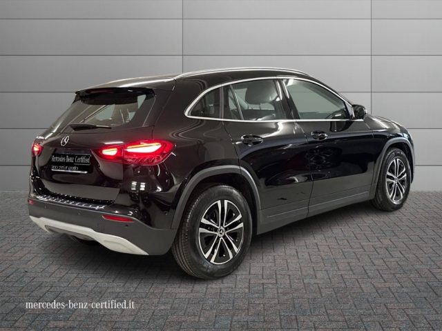 MERCEDES-BENZ GLA 180 usata, con Airbag