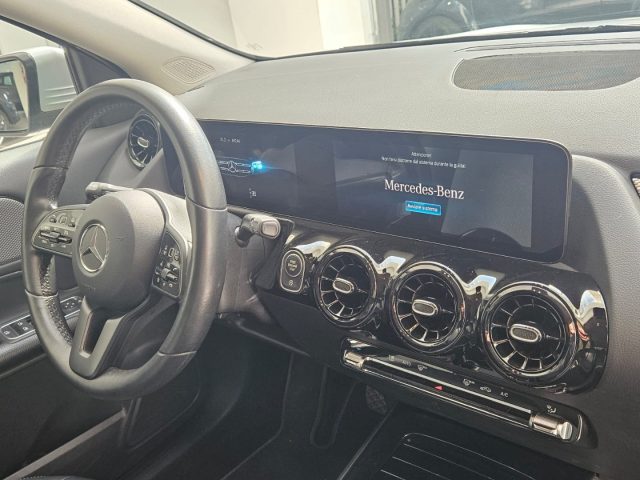 MERCEDES-BENZ GLA 180 usata, con Volante multifunzione