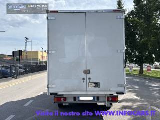 PEUGEOT Boxer usata, con USB