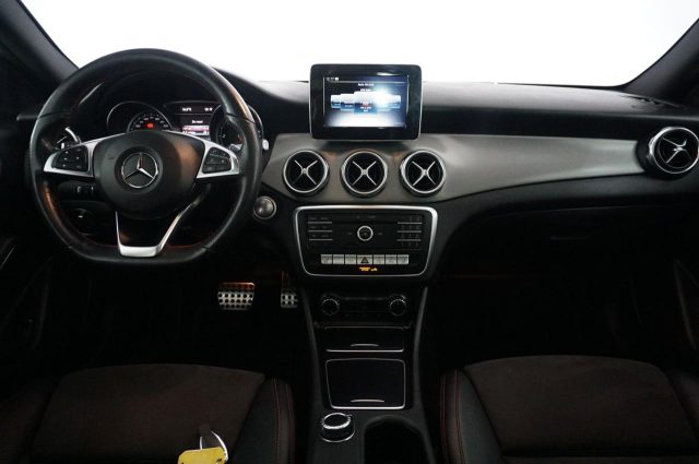 MERCEDES-BENZ GLA 200 usata, con Controllo automatico clima