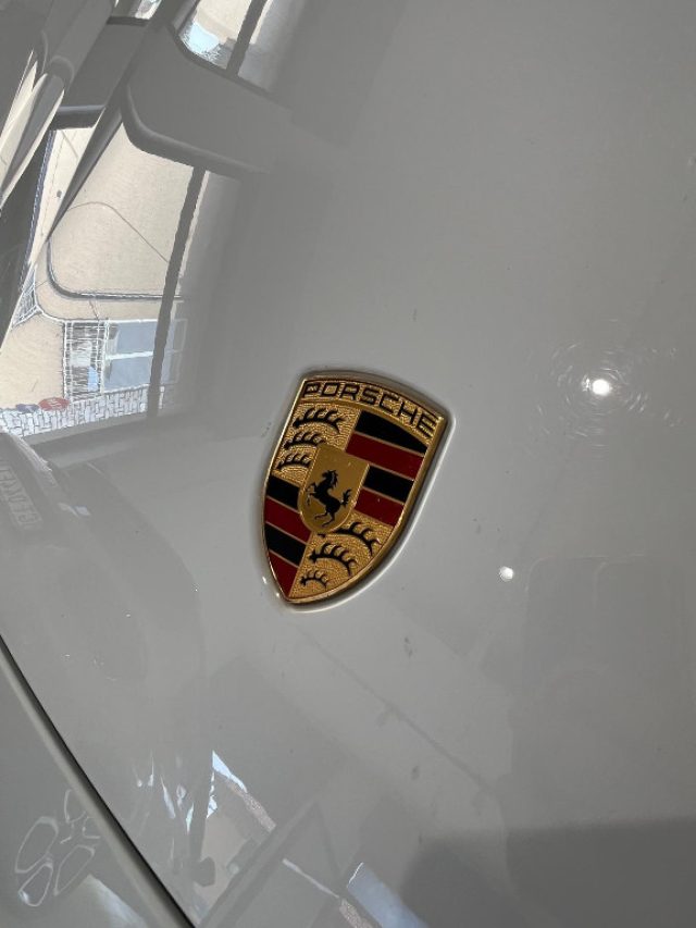 PORSCHE Taycan usata, con Alzacristalli elettrici