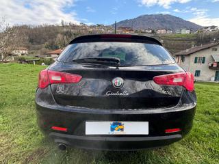 ALFA ROMEO Giulietta usata, con Autoradio