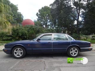 JAGUAR XJ usata, con Autoradio