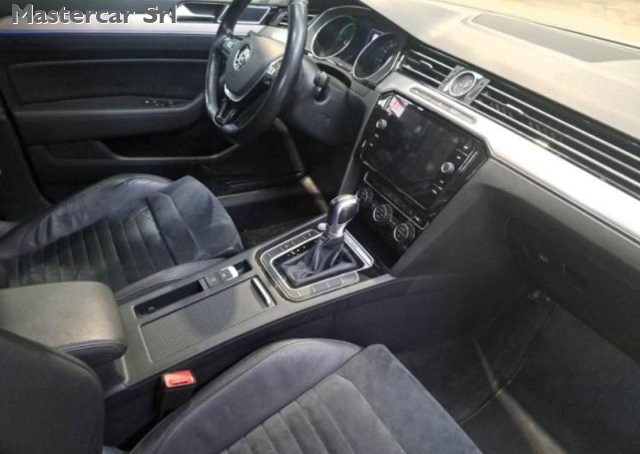 VOLKSWAGEN Passat usata, con Autoradio