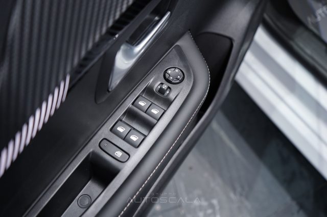 PEUGEOT 208 usata, con Controllo trazione