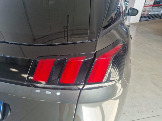 PEUGEOT 3008 usata, con Airbag testa