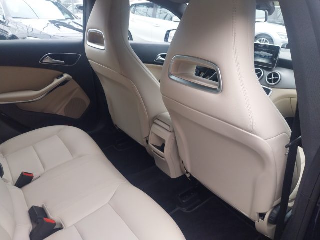 MERCEDES-BENZ CLA 180 usata, con Airbag testa