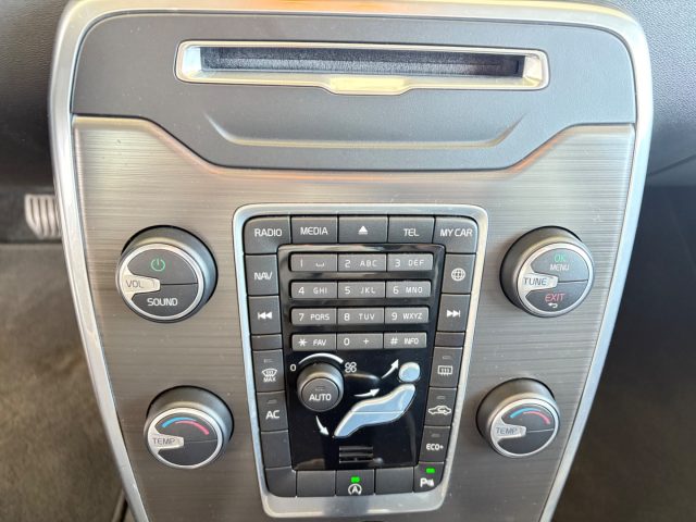 VOLVO V70 usata, con Schermo multifunzione interamente digitale