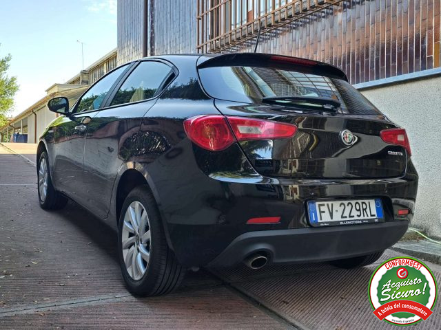 ALFA ROMEO Giulietta usata, con Autoradio