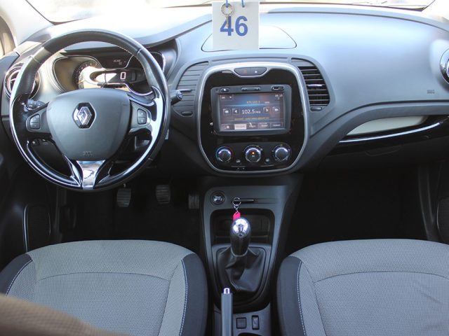 RENAULT Captur usata, con USB