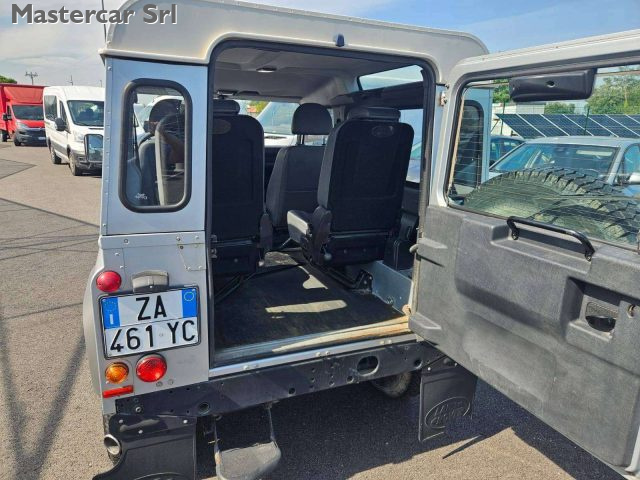 LAND ROVER Defender usata 14