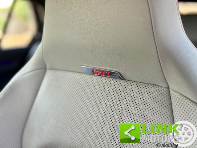 VOLKSWAGEN Golf GTI usata, con Touch screen
