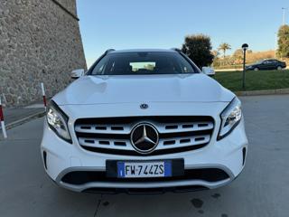MERCEDES-BENZ GLA 180 usata, con Specchietto retrovisore con funzione antiabbagliamento